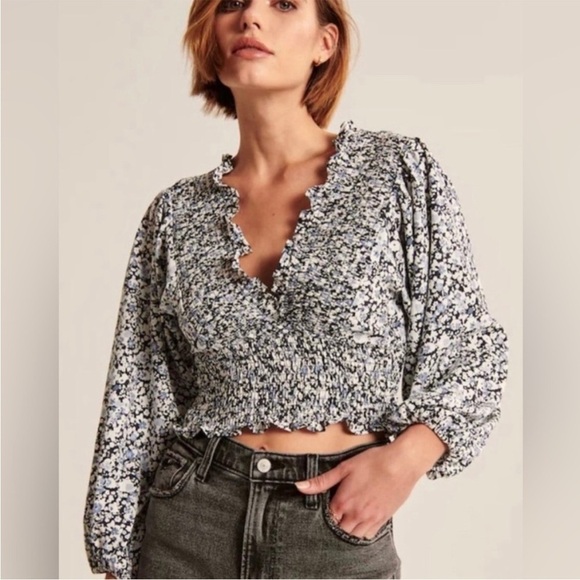 Abercrombie & Fitch Tops - Abercrombie&Fitch Top Womens Medium Floral Smocked Cropped Puff Whimsical Fairy